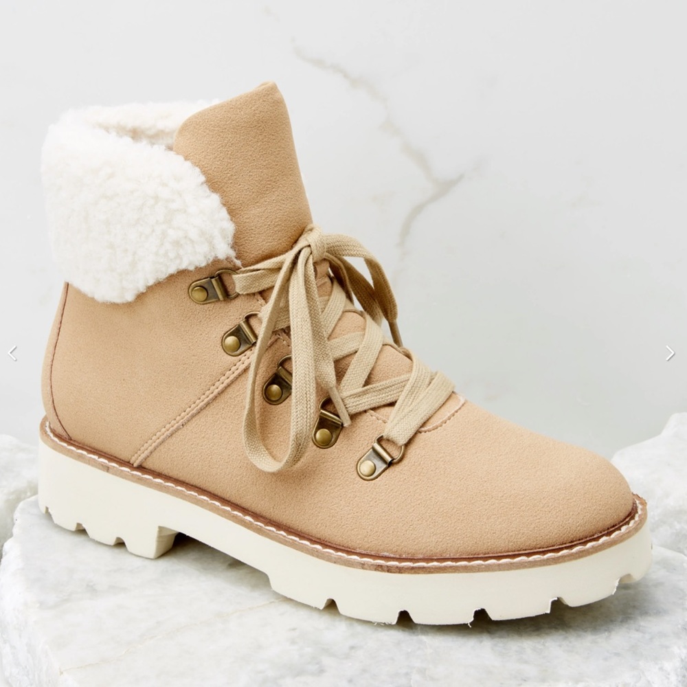 Size 6.5 Tan Lace Up Boots NWT (MAKE AN OFFER) - Picture 1 of 5